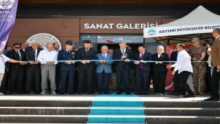 Kayseri Büyükşehir, 15 Temmuzun ruhunu sanatla anlattı: ‘Zaferin Adı Türkiye sergisi açıldı