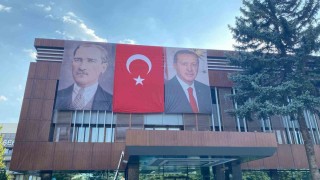 Kayseri Büyükşehir Belediyesi, şehri Türk Bayrakları ile donattı
