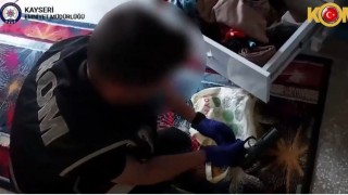 Kayseride silah ticareti yapan 2 kişi gözaltına alındı