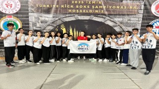 Kayserili minik Kick Boks sporcuları 4 madalya ile döndü