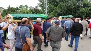 Kazada hayatını kaybeden baba ve kızı yan yana toprağa verildi