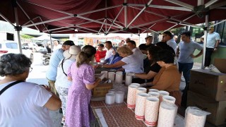 Kemer Belediyesinden aşure ikramı