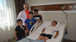 Kemik kısalığı olan Efenin önce sağ kolu uzatıldı şimdi ise sol kolu için tedavi görüyor