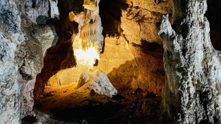 Keşiş Mağarası yerli turistlerin ilgi odağı oldu