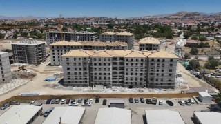 Kiltepe Mahallesinde 770 deprem konutunun kaba inşaatı tamamlanmak üzere