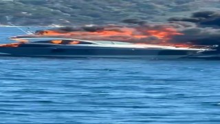 Kınalıada açıklarında korkutan yat yangını