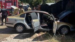 Kırıkkalede ot yangınında otomobil ve garaj zarar gördü