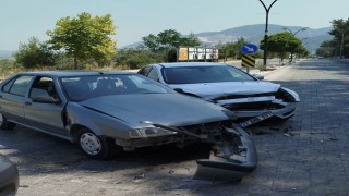 Kırkağaçta iki otomobil çarpıştı: 2 yaralı