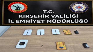 Kırşehirde ehliyet sınavında kopya düzeneğiyle usulsüzlük yapan 2 zanlı yakalandı