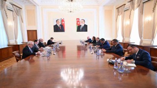 KKTC Cumhurbaşkanı Tatar, Azerbaycan Başbakanı Asadov ile bir araya geldi