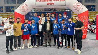 Kocaeli, Bayburtta zirveye yumruk attı: 10 madalya ile Türkiye şampiyonu oldu