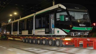 Kocaelide 8. tramvay da raylarla buluştu