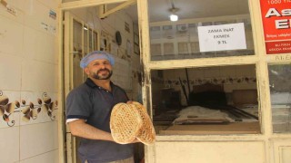 Komşu fırıncılara kızdı, ekmekte 3 lira indirim yaptı