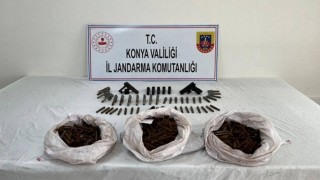 Konyada bağ evine operasyon: Bin 388 tabanca namlusu ele geçirildi