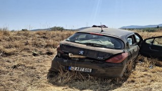 Konyada kontrolden çıkan otomobil ekin tarlasına savruldu: 4 yaralı