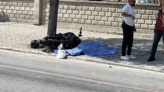 Konyada motosiklet önce bisikletliye ardından ağaca çarptı: 2 ölü
