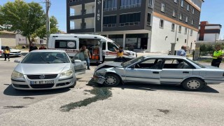 Konyada otomobiller çarpıştı: 6 yaralı