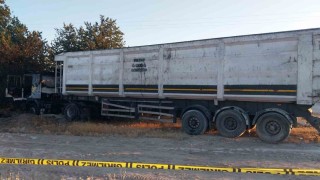 Konyada tırda çıkan yangında sürücü öldü