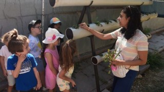 Kreş öğrencileri Anadolu Üniversitesi serasını ziyaret etti