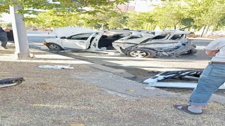Küçükçekmecede araç ile servis minibüsü çarpıştı: 4 yaralı