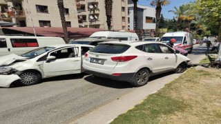 Kuşadasında freni tutmayan araç kazaya neden oldu: 5 yaralı