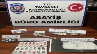 Kütahyada uyuşturucu ticareti yapan 2 şüpheli tutuklandı