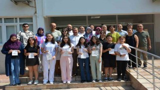 LGSde başarı elde eden öğrenciler altın ile ödüllendirildi