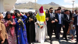 Mahmedpiran Aşiretinden örnek takı töreni
