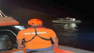 Makine arızası sonucu sürüklenen tekne KIYEM ekiplerince kurtarıldı