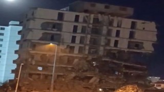 Malatyada ağır hasarlı 7 katlı bina saniyeler içerisinde yerle bir oldu