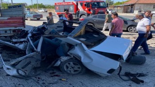 Malatyadaki kazada Tofaş hurdaya döndü: 1 ölü, 1 yaralı