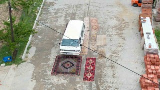 Manisada şaşkına çeviren halı eskitme yöntemi