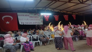 Manisanın tarihi mahallesi şalvar gecesiyle şenlendi