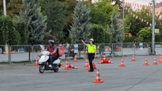 Mardin Emniyetinden motosiklet sürücülerine güvenli sürüş eğitimi