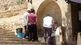 Mardinde sıcaklar arttı, sokaklar boş kaldı