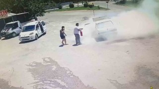 Marketten çıkıp Tofaş aracına bindi, 10 metre sonra dumana boğuldu