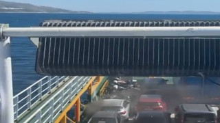 Marmara Adası açıklarında yangın çıkam feribotta can pazarı: 200 yolcu tahliye ediliyor