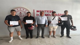 Menteşede Kaskom projesinde öğrencilere belgeleri takdim edildi