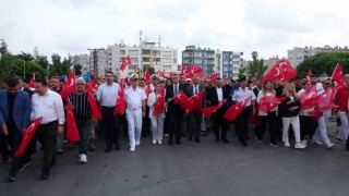 Mersinde 15 Temmuz anma yürüyüşü düzenlendi, demokrasi nöbeti tutuldu