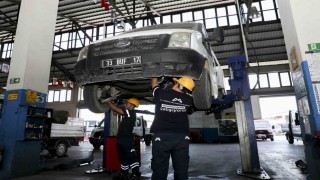 Mersinde belediye araçları kendi atölyelerinde onarılıyor