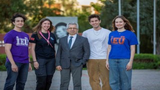 Mezunları, İzmir Ekonomiyi unutmadı