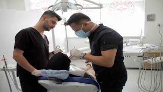 Midyat Ağız ve Diş Sağlığı Merkezinde 20 yaş dişleri cerrahi operasyonla alınıyor