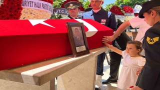 Minik Denizden şehit babasına son bakış