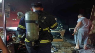 Mobilya dükkanında çıkan söndürüldü