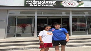 Muğlalı işitme engelli yüzücü Akpınar, Milli Takım kampında