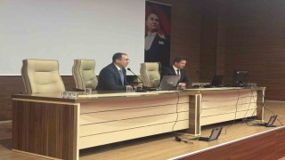 Muhtarlara ve biçerdöver sahiplerine yangınla mücadele eğitimi