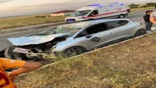 Muşta otomobil ineğe çarptı, 1 kişi yaralandı