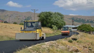 Muşta sıcak asfalt mesaisi