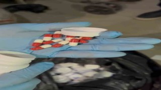 Narkotik ekipleri 7 bin sentetik ecza hapı ele geçirdi