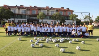 Nazilli Belediyesi Yaz Futbol Okulu faaliyete başladı
